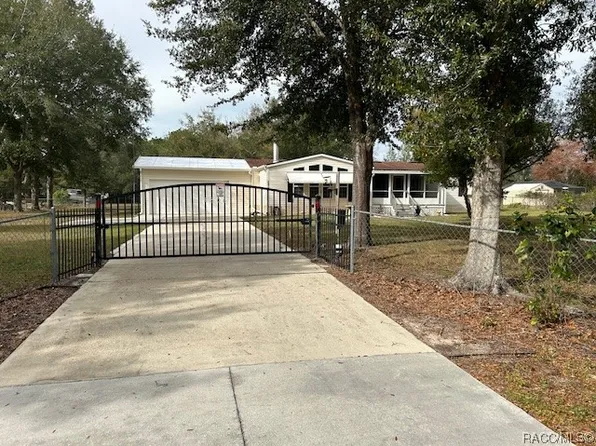 2806 S Pine Ridge Ave, Homosassa, FL 34448