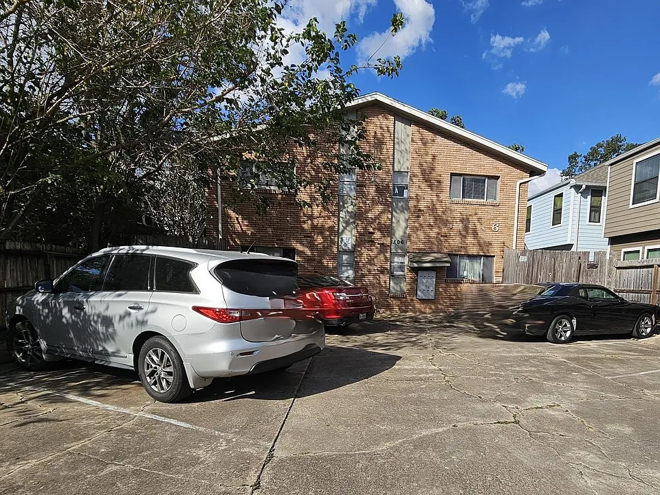1806 W Main St #8