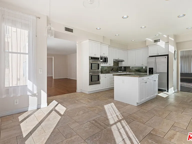 24310 Belford Ct — Photo 26