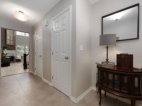 5th image of 1220 Shagbark Rd
