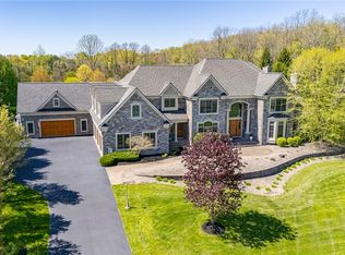 1 Carolina Dr, Pittsford, NY 14534