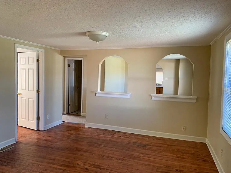 20 Spring Dr — Photo 4