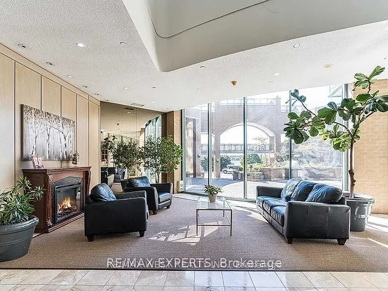 150 Dunlop St E #810 — Photo 3