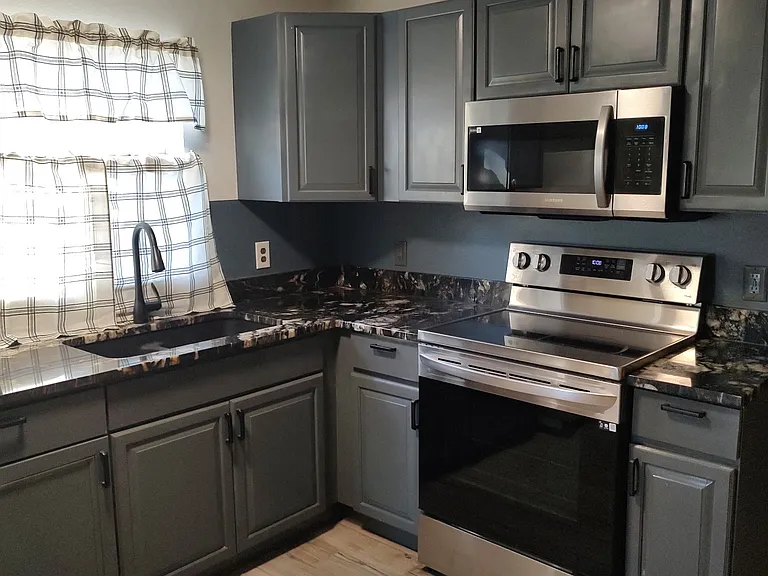 2328 SW Fort King St — Photo 6