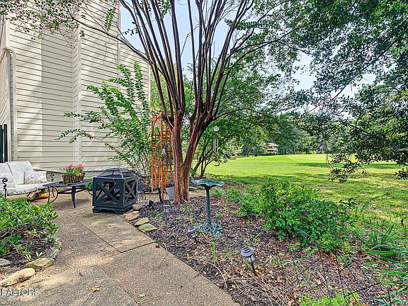 2nd image of 548 Lost Tree Ln