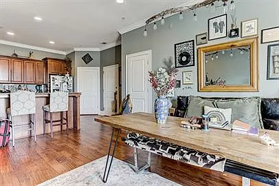 425 E McDonough St #310 — Photo 4