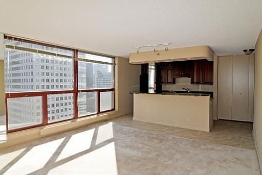 2nd image of 200 N Dearborn St Unit 3607