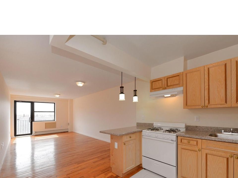 1st image of 36 Hilton Ave APT 303