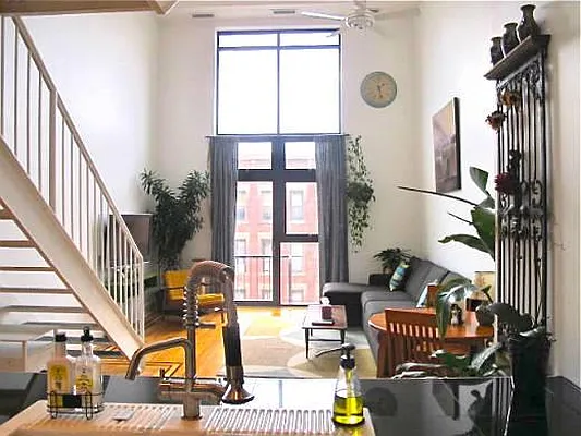 Rented by Dream Space Realty | media 23