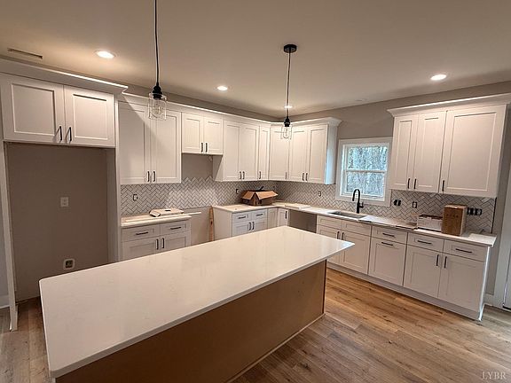 5th image of 3 Thomas Jefferson Rd