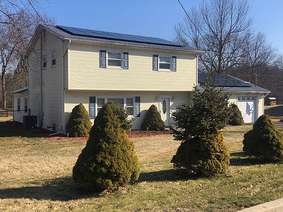 3rd image of 32 Park Dr