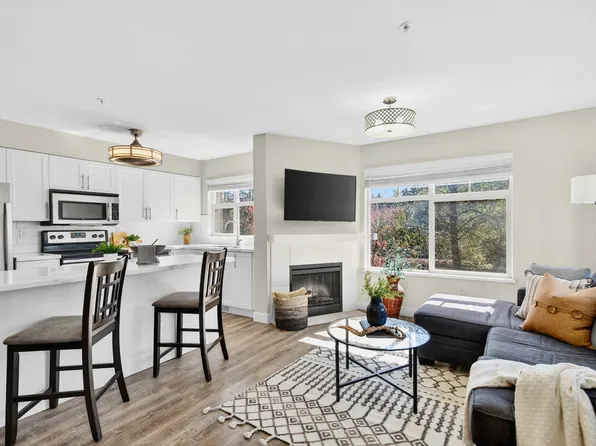 12248 224th St #310, Maple Ridge, BC V2X 8W6