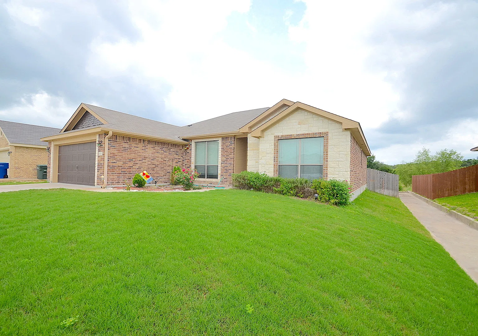 Gorgeous 4 Bed/2 Bath Home W/ No Rear Neighbors In Copperas Cove (House Creek North Neighborhood) — Photo 2