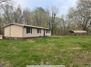 212 E 3rd St, Hazleton, IN 47640