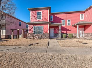 753 N Wordsworth Ln, Fayetteville, AR 72704