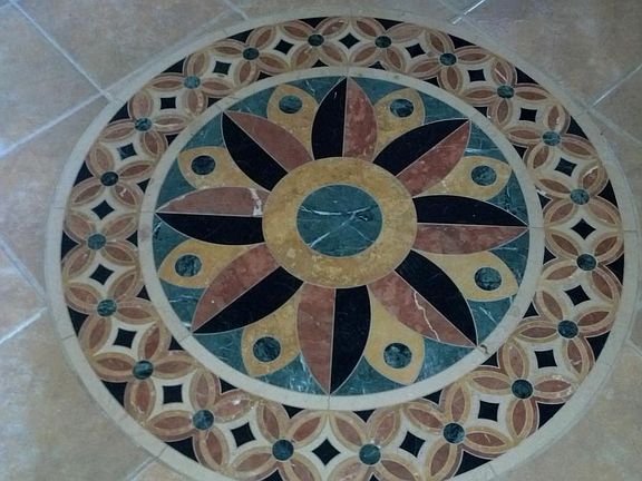 Entry Medalion