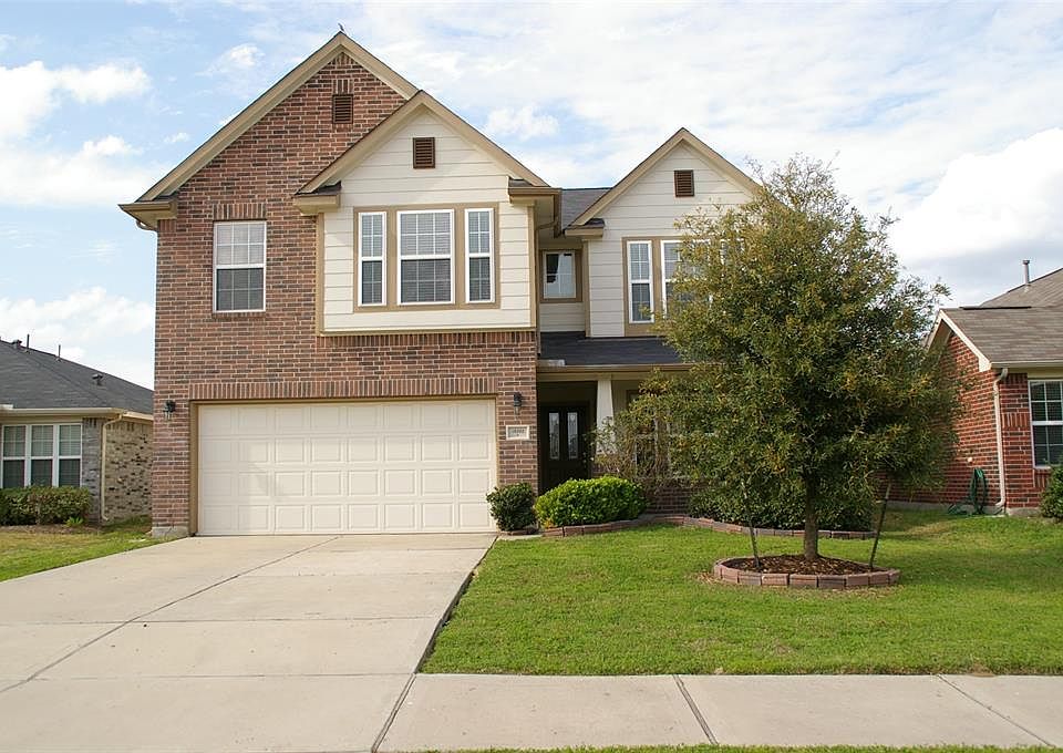 1st image of 18202 Surrey Lake Ln