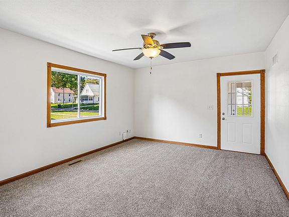 5th image of 2525 Logan Ave
