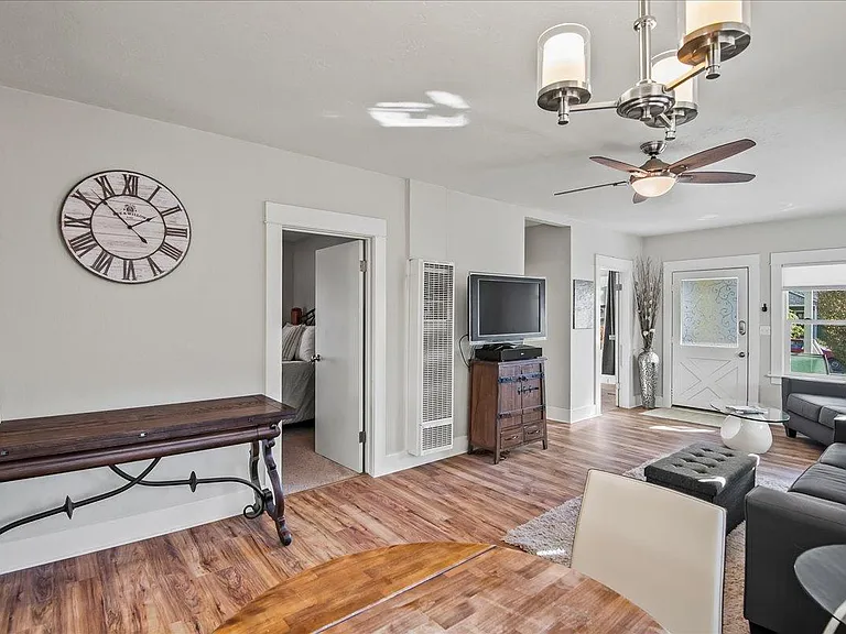 117 Glenwood Ave — Photo 8