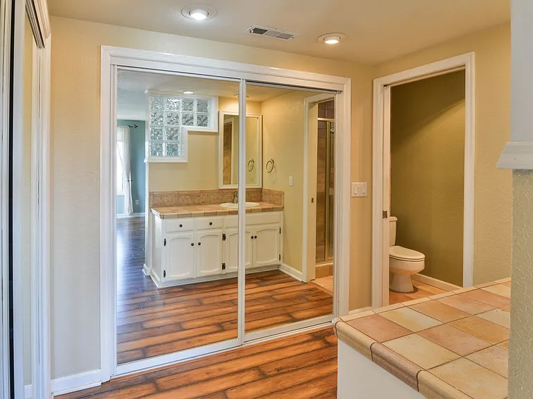 1043 Tamara Cir — Photo 7
