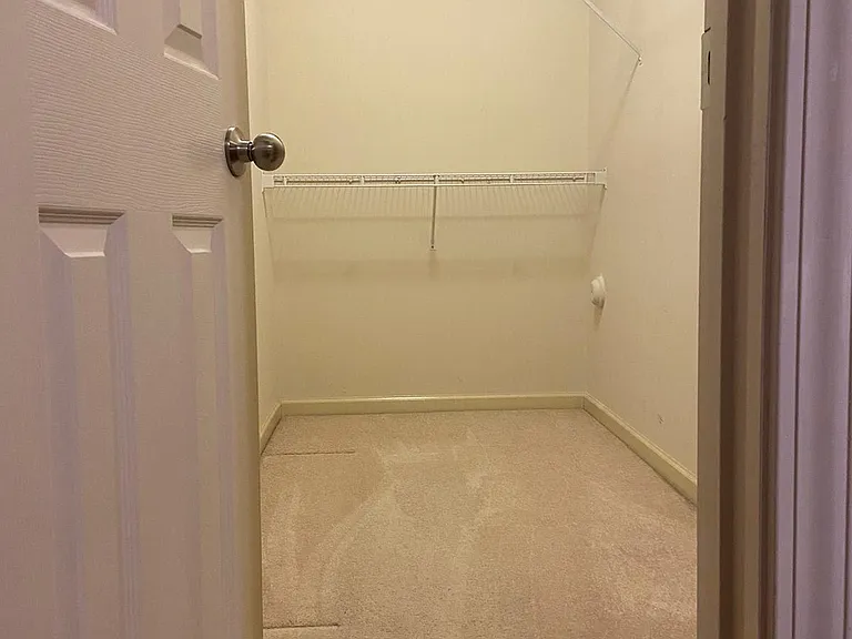 1004 Medinah Dr — Photo 20