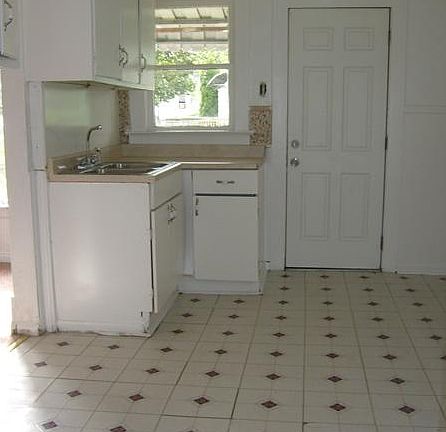 4th image of 1159 W 21st St