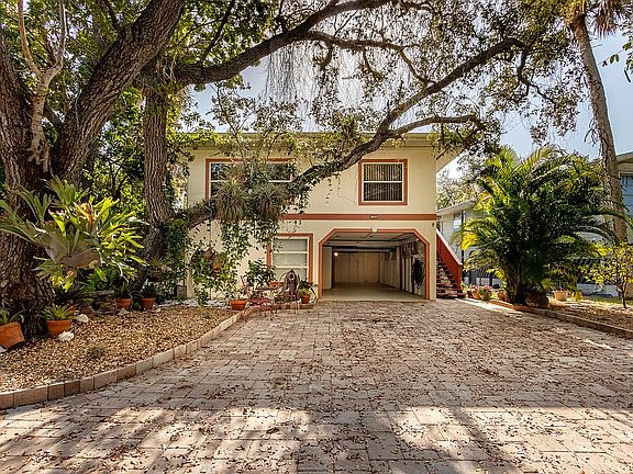 2nd image of 120 Coconut Dr