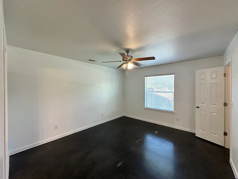 4507 Skyflower Ln — Photo 52