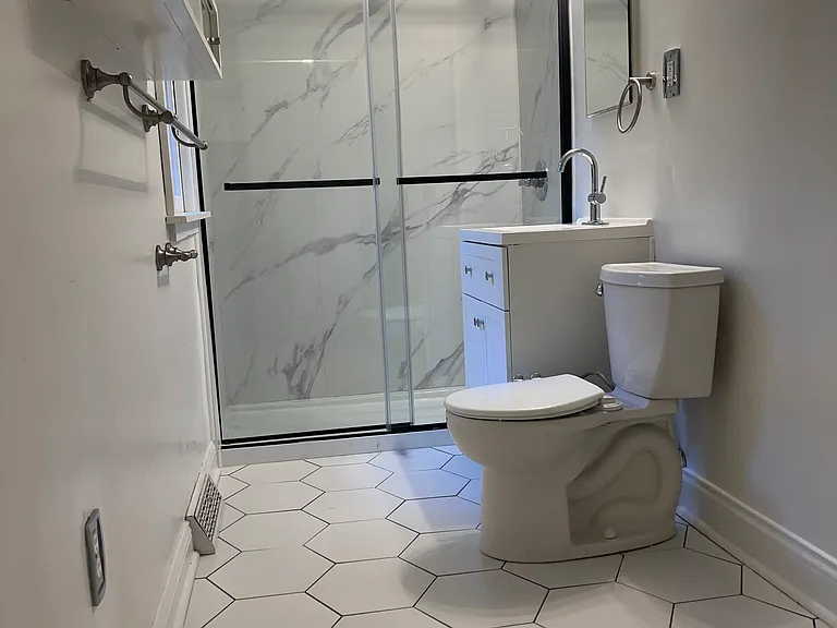 329 Jackson St — Photo 13