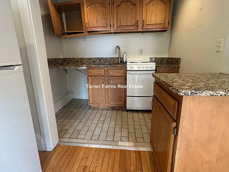 14 Wait St #3 — Photo 11