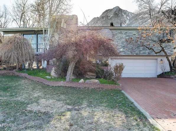 4677 S Wallace Ln, Holladay, UT 84117