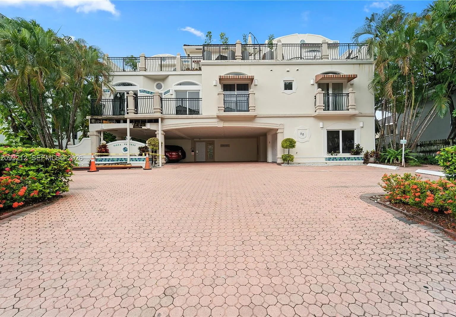Villa Contessa Condo — Photo 1