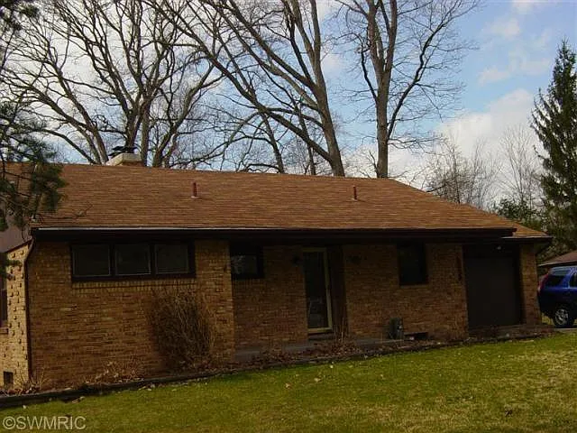 2436 Bluff St photo 1