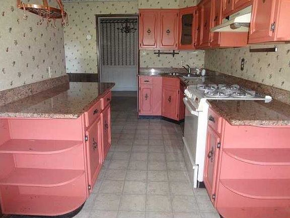 5th image of 1205 Evelyn St