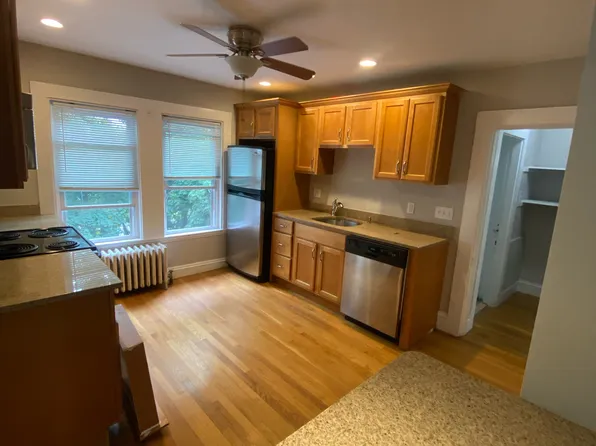 177 Whitwell St APT 2, Quincy, MA 02169