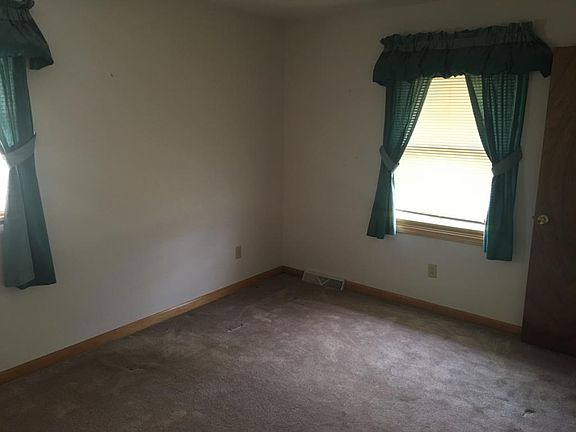 4th image of 180 Masters Cir