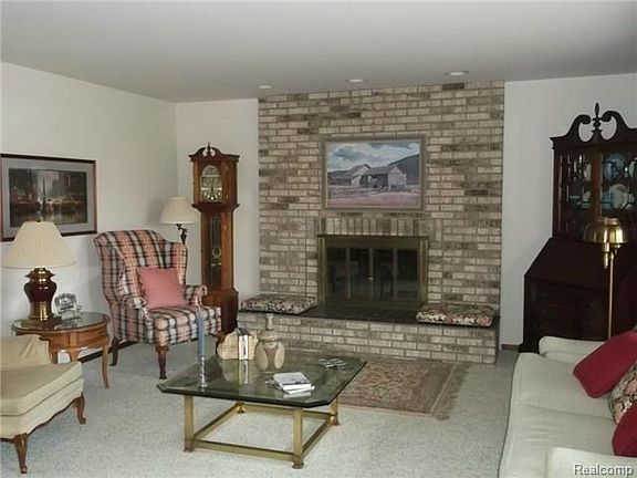 5th image of 6165 Urban Dr