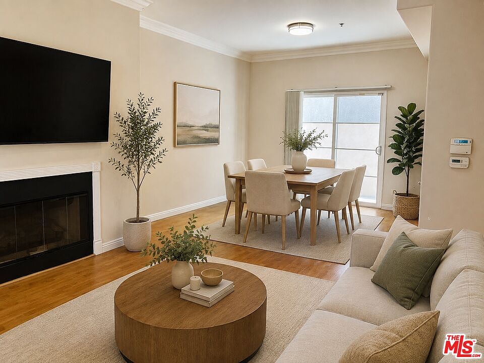 1st image of 5719 Camellia Ave Unit 109