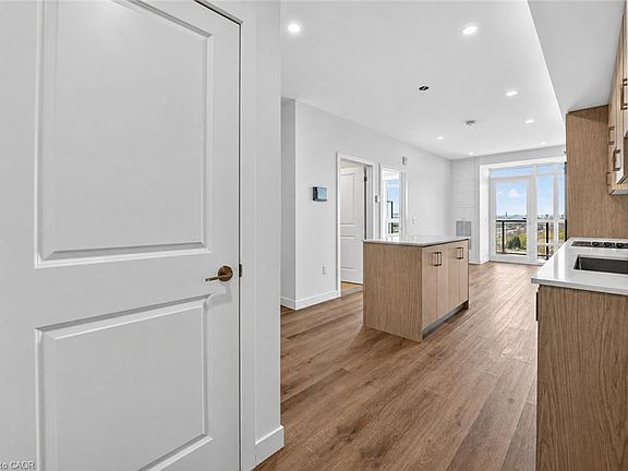 5th image of 461 Green Rd #901