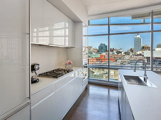 Sold by Sotheby's International Realty | media 3