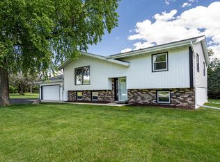 S15W32035 High Meadow Cir, Delafield, WI 53018