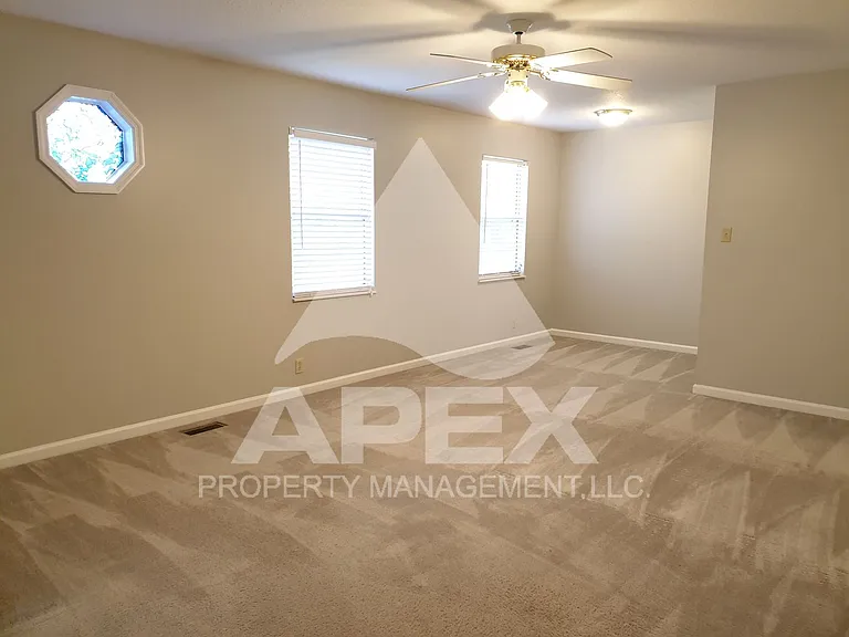 913 Oak Haven Rd — Photo 19