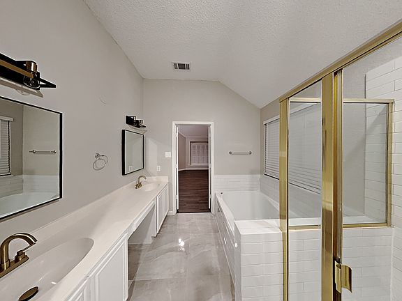 5th image of 202 Mulberry Ln