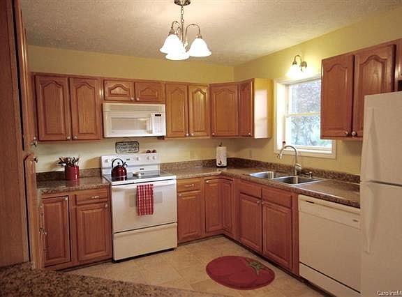 5th image of 126 Driftwood Ln