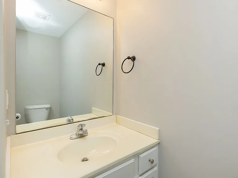 1108 NE 7th Ln — Photo 14