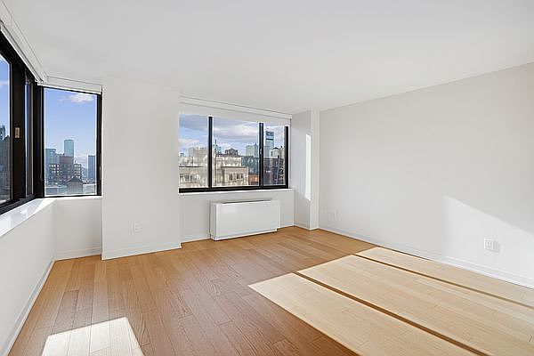 1st image of 1 Columbus Pl APT N8g
