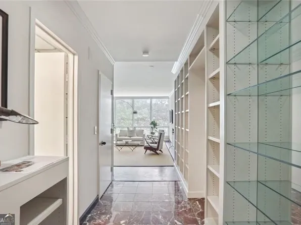 2575 Peachtree Rd NE APT 4H, Atlanta, GA 30305