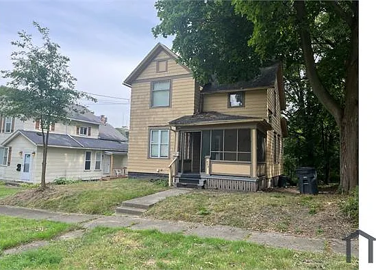 498 Gage St — Photo 3