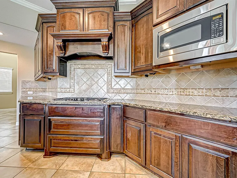 2914 Cotswold Ln — Photo 9