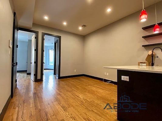 2nd image of 372 Palmetto St #2L